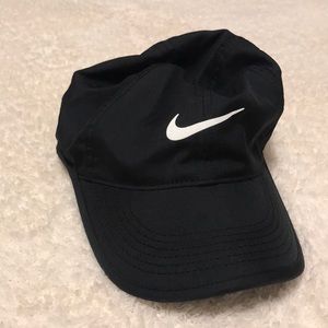 Nike Women’s Featherlight Adjustable Hat